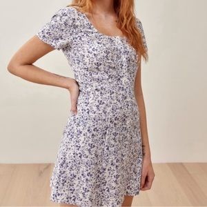 Reformation Margeaux Front Button Mini Dress in Johanna Floral. Size 6